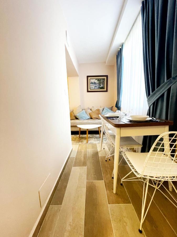 Peace Apartments Дуррес Екстер'єр фото