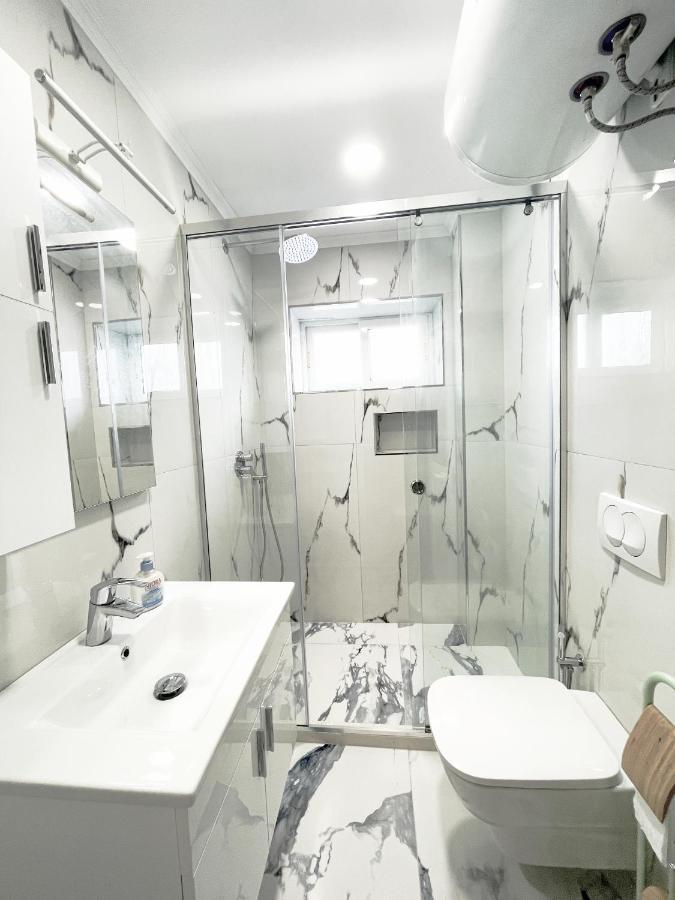 Peace Apartments Дуррес Екстер'єр фото