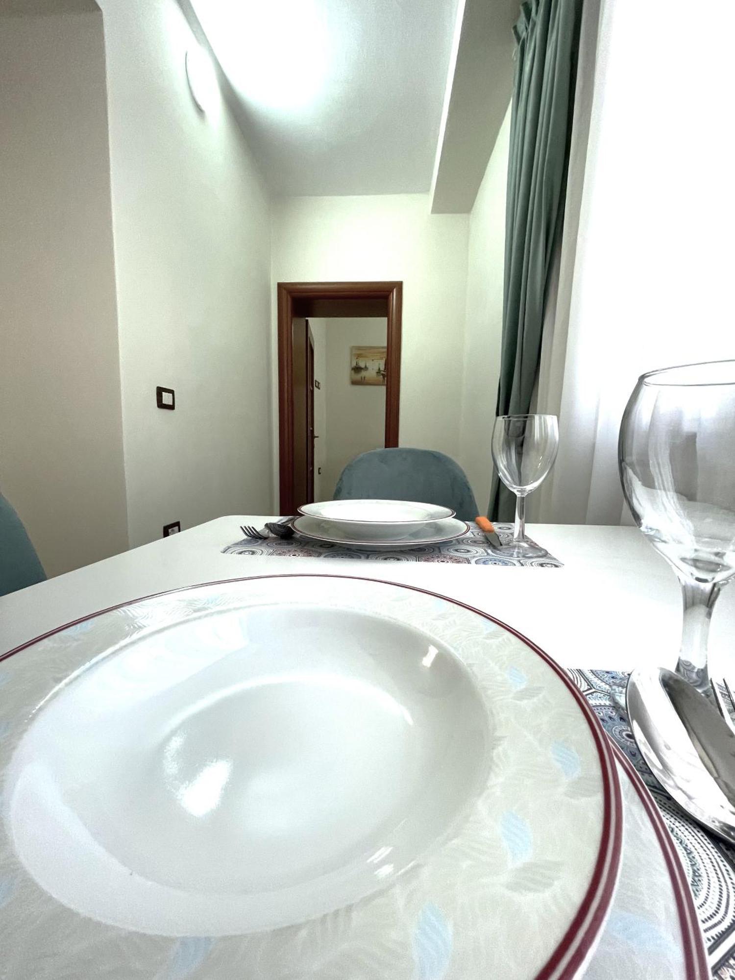 Peace Apartments Дуррес Екстер'єр фото